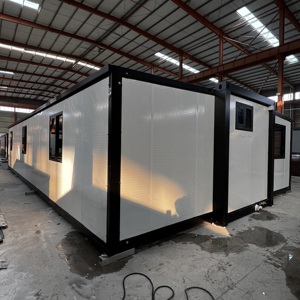 Casa contenedora personalizable de 40 pies, casa pequeña prefabricada de <span class=keywords><strong>3</strong></span> dormitorios con módulo plano de abuelita para apartamentos, hoteles, villas