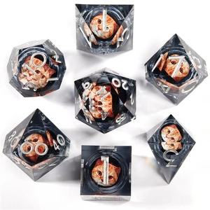 Drago e Dungeon 7 <span class=keywords><strong>D</strong></span> & <span class=keywords><strong>D</strong></span> con anima liquida poliedrica Set di dadi Logo personalizzato D20 D12 D10 D8 D6 D4 intagliato artigianato - Product Image 1