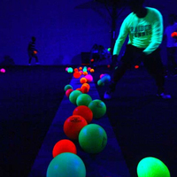 Sqarcade Black Light Dodge Ball : Jeu interactif lumineux pour parcs d'attractions, sports en intérieur, jeux de rassemblement, salles de jeux et activités d'équipe