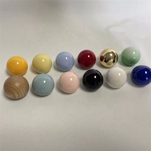 ฝาครอบน้ำหอมพลาสติกสีดำแบบหรูหรา ไม่ซ้ำใคร ทรงกลม รุ่น FEA15 สำหรับขวดน้ำหอม - Product Image 4