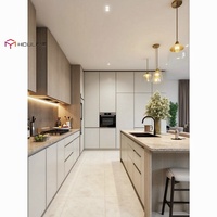 Meubles de cuisine modulaires modernes écologiques 2026 personnalisés couleur claire avec finition laquée, robinet d'évier et option plan de travail en marbre
