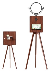 Système de caméra <span class=keywords><strong>photo</strong></span> interactive avec finition bois, équipé d'un appareil <span class=keywords><strong>photo</strong></span> Canon R100 et d'une imprimante DNP, pour les événements de vente au détail et l'activation de marque - Product Image 3