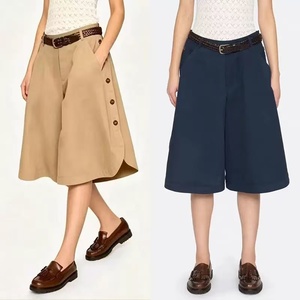 <span class=keywords><strong>Pantaloni</strong></span> Casual Larghi in Cotone Kaki da <span class=keywords><strong>Donna</strong></span>, con Cintura Decorativa e <span class=keywords><strong>Bottoni</strong></span> <span class=keywords><strong>Laterali</strong></span>, Gamba Larga e Lunghezza Corta - Product Image 1
