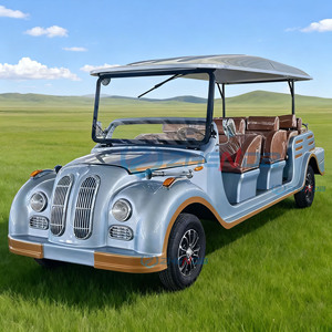 Voiture de tourisme classique vintage bleu clair à 11 places, alimentée au carburant - Product Image 3