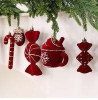 Décoration suspendue de Noël de haute qualité : Pendentif en tissu en forme de cerf avec anneau de fleurs en peluche et nœud