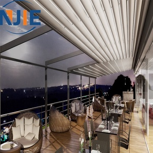 Pergola Motorizzata Retrattile con Telaio in Alluminio Impermeabile <span class=keywords><strong>per</strong></span> Esterni, <span class=keywords><strong>Copertura</strong></span> in Tessuto PVC 850g, Funzionamento Manuale, Autoportante e Resistente al Vento - Product Image 3