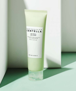 SKIN1004 มาดากัสการ์ เซนเทลล่า ที-ไตรซี เอ บีเอชเอ โฟม 125 มล. โฟมล้างหน้าสมุนไพรสำหรับทุกสภาพผิว - Product Image 1