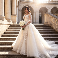 Robe de mariée sirène moderne et ajustée pour femme, taille naturelle, longue, traîne chapelle, appliques en dentelle