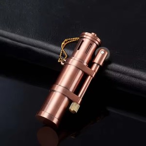 Briquet à kérosène de luxe créatif au design bronze vintage, vente en gros - Product Image 2