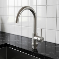 Robinet de cuisine monocommande en nickel brossé de haute qualité pour eau chaude et froide