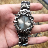 Montre-bracelet à quartz pour homme avec cadran sculpté flamme, calendrier, style Y2K Hip Hop, en alliage unique, tendance streetwear, idéale pour collection ou cadeau