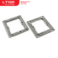 Supports métalliques et cadres d'estampage personnalisés pour prises électriques 250V, fabriqués en Chine, avec 16 prises IP53 pour interrupteurs et prises.