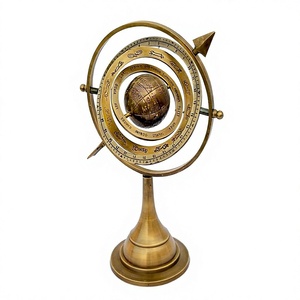 Sphère armillaire en laiton antique avec flèche de sundial, astrolabe nautique maritime, globe gravé - Product Image 1