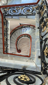 Escalera de Caracol de Hierro Forjado para Exteriores, Ecológica y Duradera, con Barandilla Metálica para Balcón, Terraza o Jardín, Diseño Moderno - Product Image 3