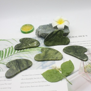 <span class=keywords><strong>Pierre</strong></span> Gua Sha <span class=keywords><strong>de</strong></span> néphrite verte personnalisée en vrac pas cher avec des dents Quartz véritable Jade Gua Sha cristal visage grattage conseil Unique Gua Sha - Product Image 6