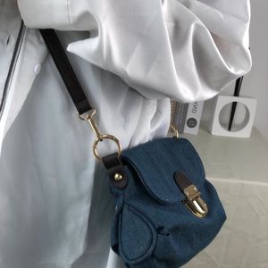 Bolso Bandolera de Mezclilla para Mujer, Personalizado de Fábrica, Alta Calidad, Portátil, Impermeable IP56, con Cierre de Cremallera, Cadenas, Estilo Vintage de Diseñador - Product Image 1