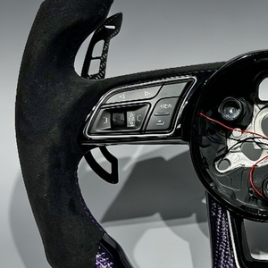 Volant de direction en cuir perforé à moitié avec bouton de démarrage LED <span class=keywords><strong>R8</strong></span> de haute qualité OKF pour <span class=keywords><strong>Audi</strong></span> - Product Image 6