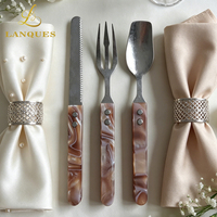 Ensemble de couverts de luxe en acier inoxydable avec manche en acrylique marbré marron, couteau, fourchette et cuillère en résine pour la mise en place de la table de mariage