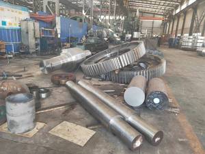 Grande machine de forgeage cylindrique pour le traitement par forgeage à chaud des pièces de machines en acier et en acier allié - Product Image 4