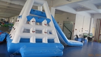 Parc aquatique gonflable de nouvelle conception commerciale flottant la glissière d'eau d'escalade