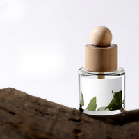 Petit flacon diffuseur en verre vide pour huiles essentielles et fabrication de parfums