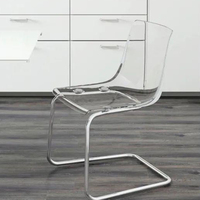 Chaise empilable contemporaine en plastique transparent avec pieds en métal chromé pour événements, mariages et entrepôts