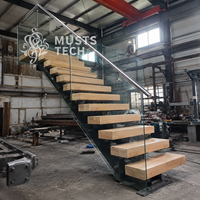 Escalier sur mesure : Conception et développement d'ingénierie en collaboration avec des architectes, directement de l'usine