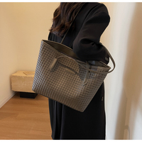 Tas Selempang Wanita Rajut Tangan Custom, Kapasitas Besar, untuk Kerja Kantor, Belanja Sehari-hari, dan Perjalanan