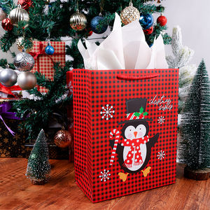 Venta al por mayor bolsa de Navidad Ins Wind portátil personalizado bolsa de papel de lujo día de Navidad bolsas de regalo de cumpleaños para pequeñas empresas - Product Image 6
