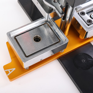 Macchina per la creazione di magneti da frigo manuali e badge in acrilico, dimensioni 50*50mm, 63.5*63.5mm, 80*53mm, 80*80mm, 90*65mm - Product Image 3