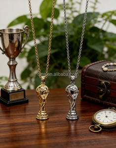 Collar con Colgante de Cobre Copa Hércules 2026, Moderno y Único, con Baño de Oro de 18k, Regalo Conmemorativo para Fanáticos del Fútbol - Product Image 3