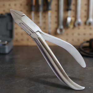 Pinza Ortodóntica Adams de Acero Inoxidable para Uso Dental de BK Industries, 13 cm, Manual, Certificación CE Clase I, Empuñadura Ergonómica - Product Image 5