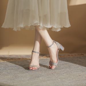 Sandalias de Tacón Grueso con Pedrería, Estilo Club y Boda, Cierre con Cordones - Product Image 2