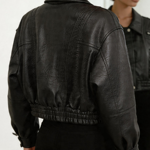 Chaqueta Biker Corta de Cuero PU Negra para Mujer, Nueva Colección 2026, con Dobladillo Elástico, Bolsillos con Doble Cremallera, Forro de Poliéster, OEM Personalizado, Tallas S M L, Venta al <span class=keywords><strong>por</strong></span> Mayor - Product Image 4