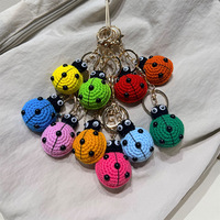Porte-clés en crochet insecte mignon, breloques de sac personnalisées faites à la main, porte-clés amigurumi en crochet, porte-clés en peluche douce en forme de coccinelle, cadeaux