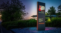 Panneau publicitaire lumineux LED personnalisé pour véhicule extérieur, panneau directionnel lumineux pour route, boîte lumineuse publicitaire