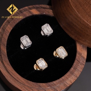 Boucles d'oreilles clous en or 10K avec diamant de laboratoire taille émeraude NGIC VVS, sertissage griffe, bijoux fantaisie pour femme - Product Image 2