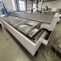 Machine de gravure laser CNC pour miroirs LED intelligents, machine de perçage laser pour miroirs en verre pour la production de miroirs de salle de bain