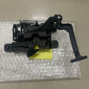 Cerradura de Seguridad para Capó de Motor Mercedes-Benz B200 1698800660, Pieza de Repuesto de Metal Negro - Product Image 1