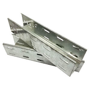 Bandeja de Cables Industrial Perforada de Acero Fabricada en Fábrica, Pre-Galvanizada, Resistente a la Corrosión, Ventilada, para Exteriores - Product Image 1