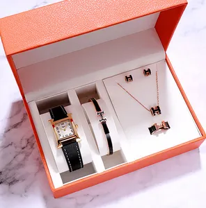 Faxina watch set 5pcs moda senhoras quartzo jóias couro quadrado relógios para relógio de presente atacado
