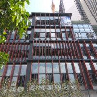 Stores verticaux motorisés en aluminium pour restaurant, pare-soleil durable, OEM/personnalisés, fabriqués en Chine, conformes ISO9001
