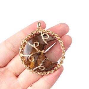 Collier Pendentif Lune Enveloppée en <span class=keywords><strong>Pierre</strong></span> Naturelle de Guérison, Bijou Tendance en Cristal, Idéal Cadeau pour Femme - Vente Flash - Product Image 2