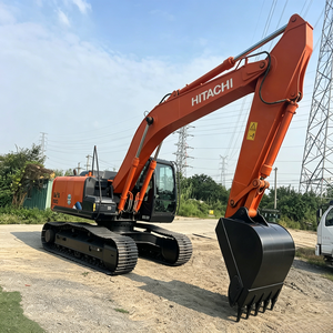 Machine de terrassement sur chenilles ZX200 : Opération précise pour le projet d'élargissement des canaux fluviaux - Product Image 1