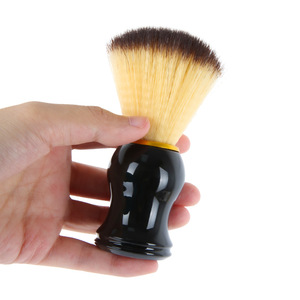 Brocha de afeitar Playboy con cerdas de nailon y mango negro para limpieza facial y afeitado masculino - Product Image 5