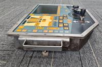 Panneau de commande principal R80908396 avec console d'affichage intégrée pour finisseur d'asphalte 7820B 8820B 6820B – Pièce de rechange d'origine