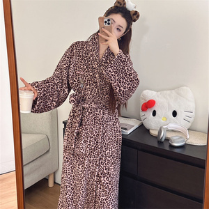 283 #   <span class=keywords><strong>Bata</strong></span> de Baño para <span class=keywords><strong>Mujer</strong></span> con Estampado de Leopardo a Rayas y Terciopelo Cálido para Otoño e Invierno, Ropa de Casa - Product Image 3