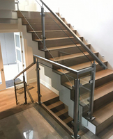 Poteau de balustrade en acier inoxydable à tube rond au design moderne pour balcon et escalier, avec pinces de fixation pour verre, support de balustrade
