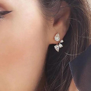 Boucles d'oreilles pendantes élégantes pour femmes, en forme de poire, serties de diamants multi-coupes poire, avec diamants en griffes à l'avant et à l'arrière - Product Image 3
