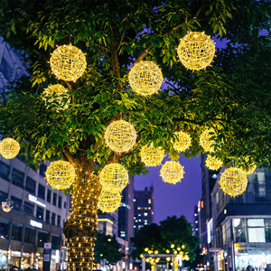 Guirlande lumineuse solaire en rotin, boules lumineuses LED imperméables, décoration de Noël suspendue pour l'intérieur et l'extérieur - Product Image 1